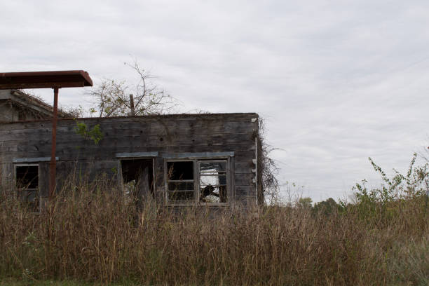 istock run down abandoned gas station 1731989985
