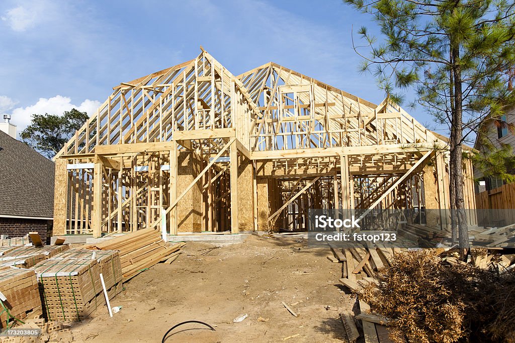 Neues Zuhause-Konstruktion in wachsenden Sektion - Lizenzfrei Baugewerbe Stock-Foto