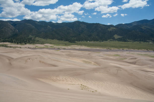 istock Forested Sangro de Cristo Mountains sitting alongside Great Sand Dunes National Park 1732119702