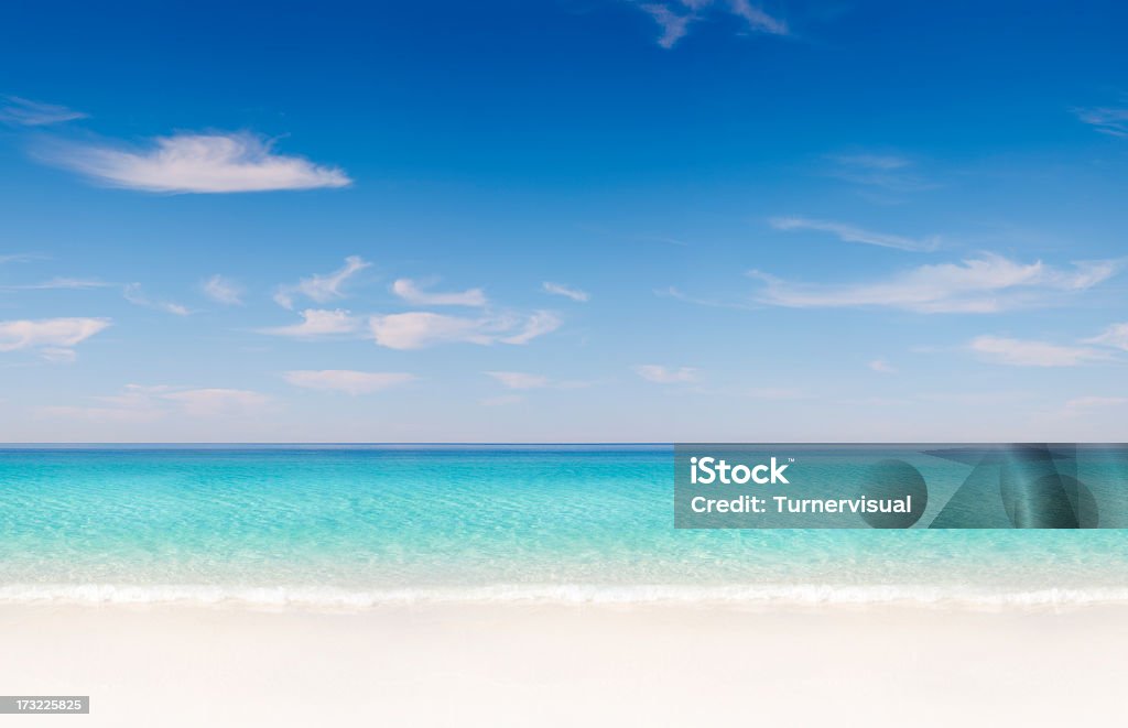 Spiaggia tropicale perfetta con piastrelle - Foto stock royalty-free di Spiaggia