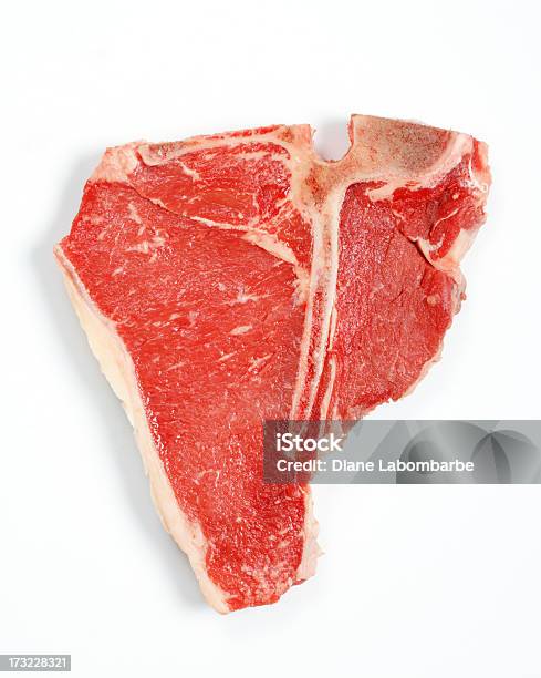 Raw Tbonesteak Isoliert Auf Weiss Stockfoto und mehr Bilder von T-Bone-Steak - T-Bone-Steak, Steak, Weißer Hintergrund