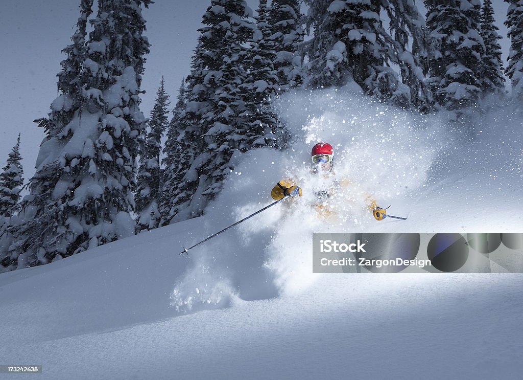 Giros em pó - Foto de stock de Esqui - Esqui e snowboard royalty-free