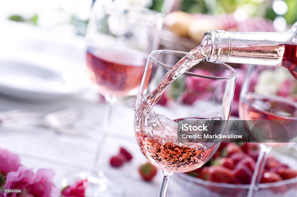 Vino rosato a Picnic - Foto stock royalty-free di Vino rosato