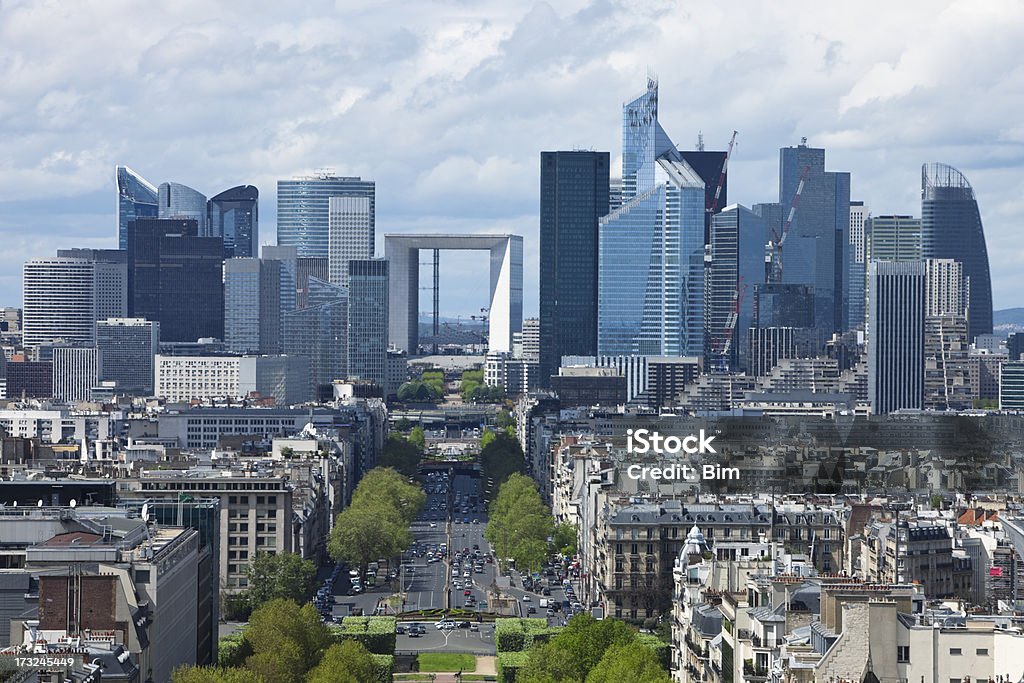 パリ��の街の眺めをラ防衛金融地区 - ラデファンスのロイヤリティフリーストックフォト