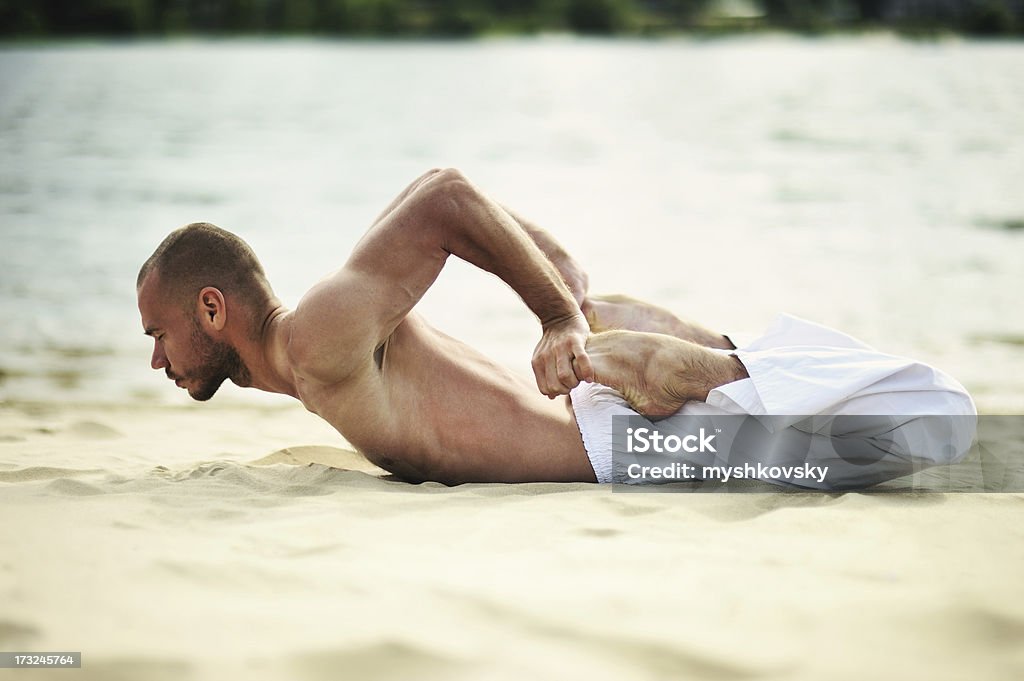 Yoga esercizio (spiaggia) - Foto stock royalty-free di Acqua
