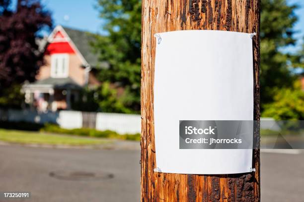 이웃이란 판매후 포스터에 대한 스톡 사진 및 기타 이미지 - 포스터, 기둥, 잃은