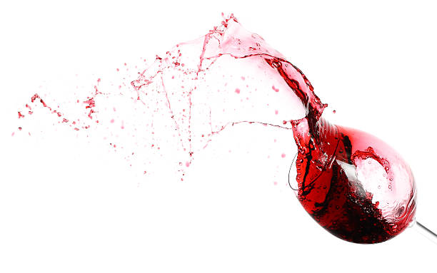 красное вино и винный бокал - champagne flute wine isolated wineglass стоковые фото и изображения