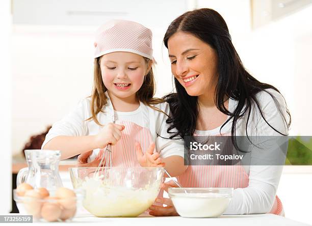 Learn To Cook Stock Photo - Download Image Now - 30-39 Years, 4-5 Years, Adult
