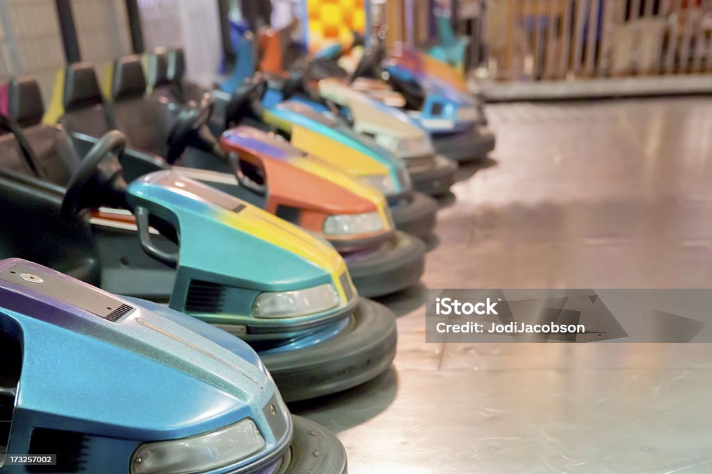 Colorida para-choque carros - Foto de stock de Arte, Cultura e Espetáculo royalty-free
