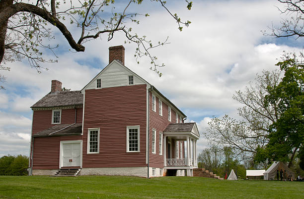istock Historic Civil War home 173258465
