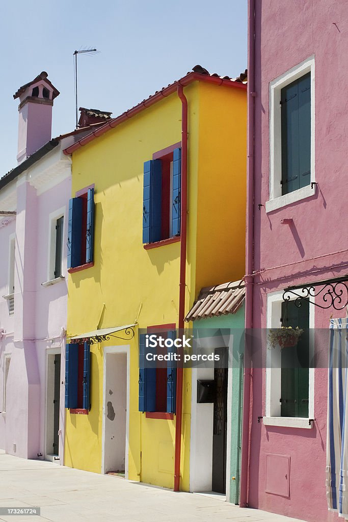 Case colorate di Burano - Foto stock royalty-free di Ambientazione esterna