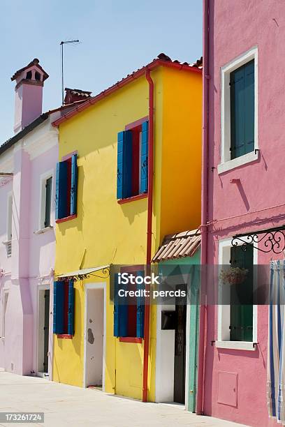 Case Colorate Di Burano - Fotografie stock e altre immagini di Ambientazione esterna - Ambientazione esterna, Appartamento, Casa