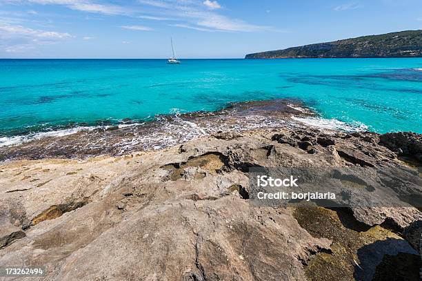 Es Calò De La Costa De Isla De Formentera Foto de stock y más banco de imágenes de Aire libre - Aire libre, Cristal - Estructura física, Culturas