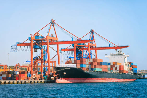 istock transport ship in the harbor 173263987