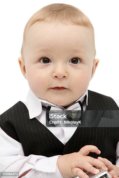 Schöne Baby Blick In Die Kamera Stockfoto und mehr Bilder von Anzug - Anzug, Baby, Babybekleidung