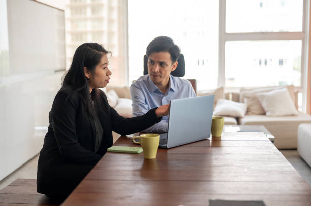 istock Tasks are so much easier when we do it together-Client and Advisor Business Partnership 1732872101