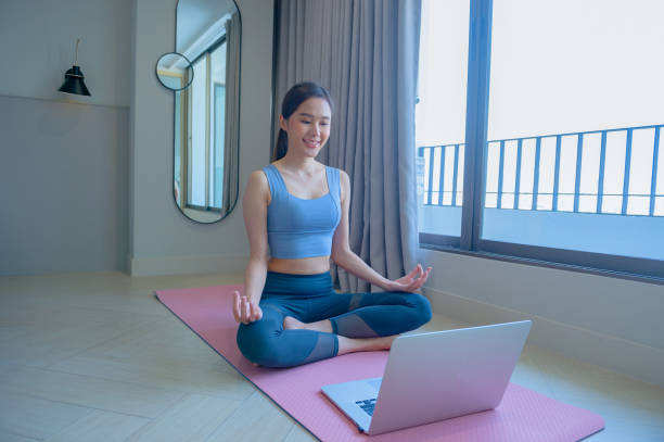 istock Asian girl exercising 1733044222
