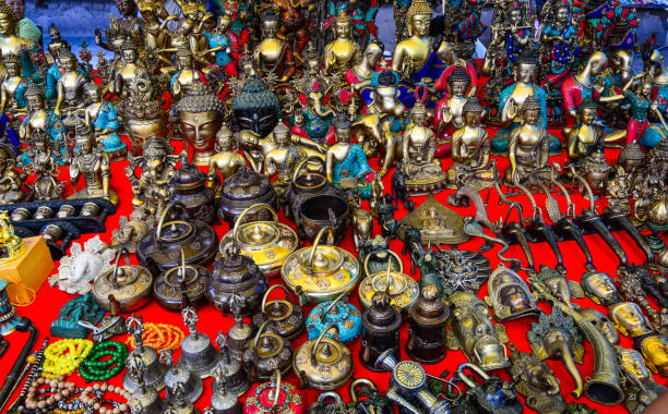 istock Souvenirs at flea market 1733099167