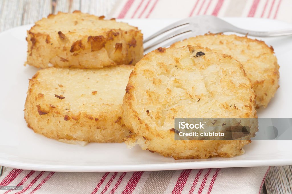 Картофель Rosti торты - Стоковые фото Приготовленный картофель роялти-фри