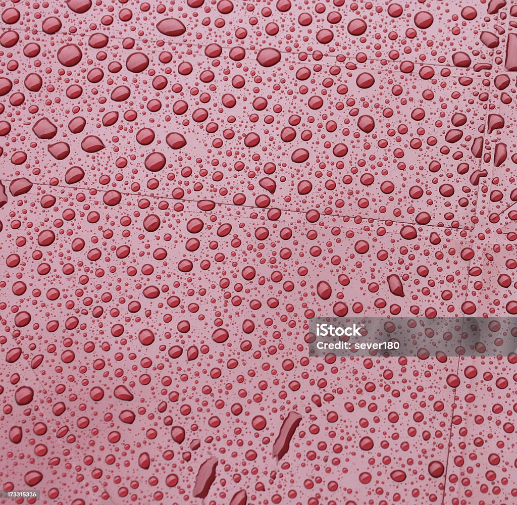 Plástico vermelho durante a chuva. De fundo - Royalty-free Abstrato Foto de stock