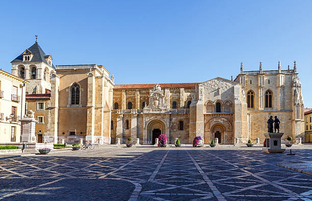 Collegiate Church of San Isidoro Collegiate Church of San Isidoro, Leon Spain bushmen stock pictures, royalty-free photos & images