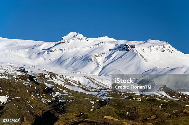 Vulcão Islândia - Fotografias de stock e mais imagens de Acidente Natural - Acidente Natural, Acidentes e Desastres, Ao Ar Livre