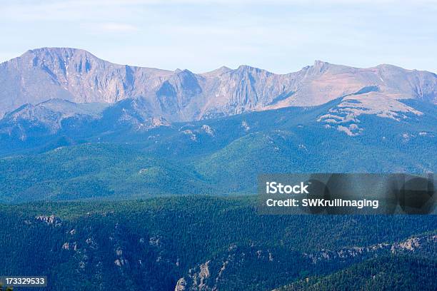 Photo libre de droit de Pikes Peak banque d'images et plus d'images libres de droit de Arbre - Arbre, Beauté de la nature, Bleu