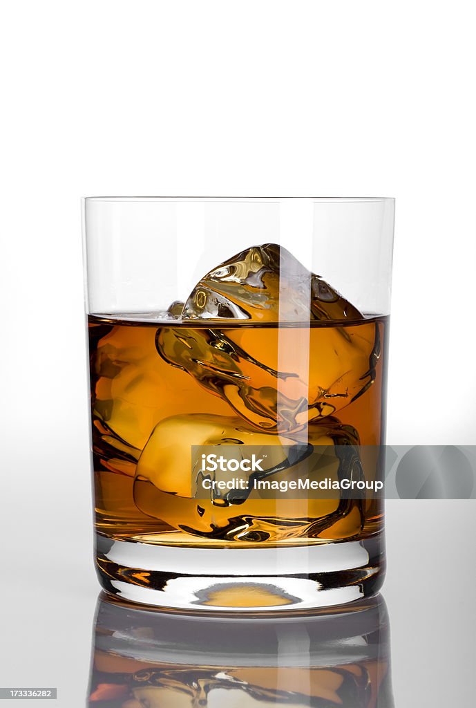 Uísque com caminho - Foto de stock de Whisky royalty-free