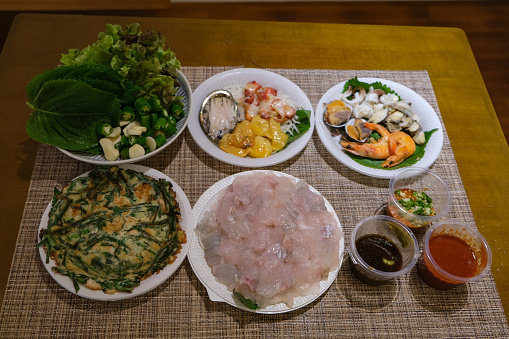 korean seafood (sashimi)