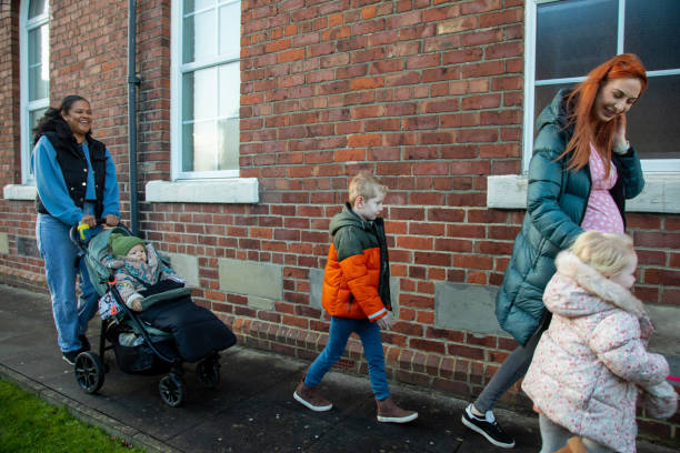 istock Arriving at Baby Class with Friends 1733539907