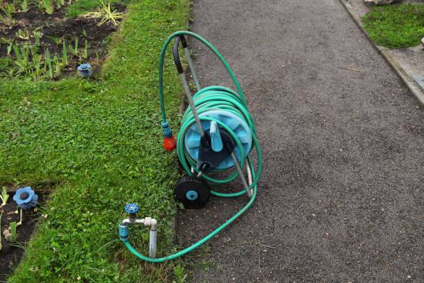 istock Garden hose reel trolley 1733567529