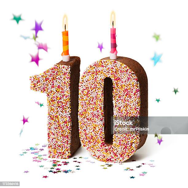 Nummer 10 Schokolade Geburtstagskuchen Stockfoto und mehr Bilder von Zahl 10 - Zahl 10, Geburtstag, Kerze