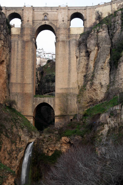 brücke in ronda, spanien - ronda spain rhonda bridge stock-fotos und bilder