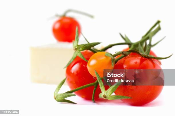 Photo libre de droit de Tomates Au Fromage Brie Avec Français banque d'images et plus d'images libres de droit de Aliment - Aliment, Aliment en portion, Boisson