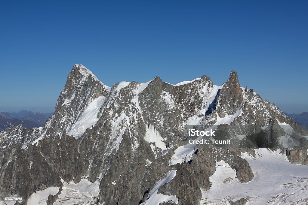 Exibir em um pico da montanha nos Alpes - Foto de stock de Alpes europeus royalty-free