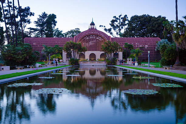 istock Botancial Building and Lily Pond at Balboa Park 173375323