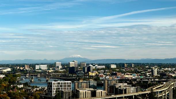 istock Mount St. Helens rises above Portland 1733863948