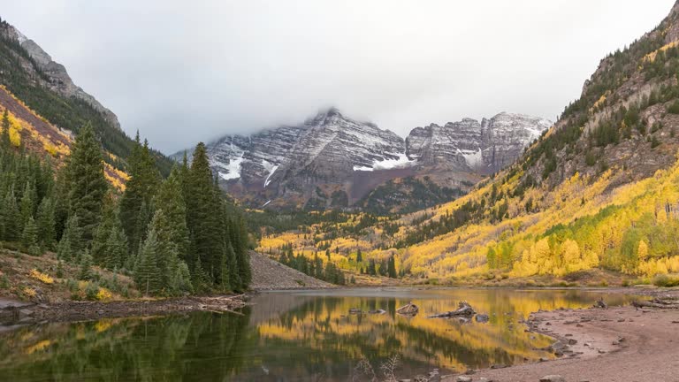 Fall Colors! - Morning sunrise time-lapse at Maroon Lake, Aspen Colorado