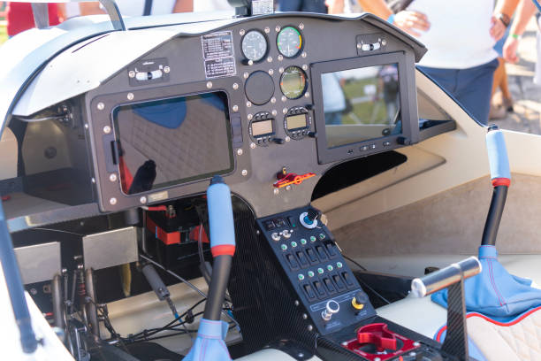 cockpit moderne biplace pour petit hélicoptère - helicopter cockpit airplane speedometer photos et images de collection