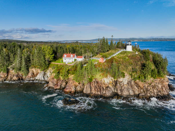 faro di owls head, maine - owls head lighthouse foto e immagini stock