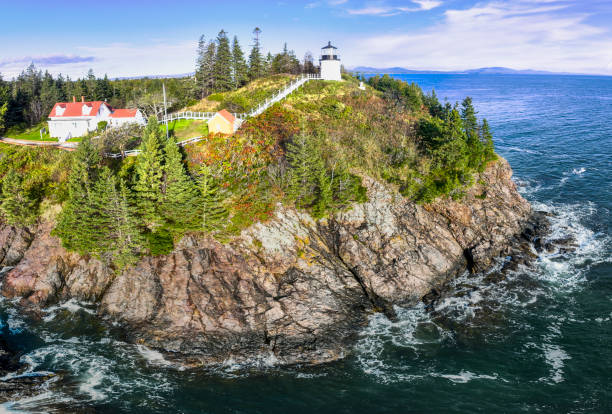 маяк оулс-хед, штат мэн - owls head lighthouse стоковые фото и изображения