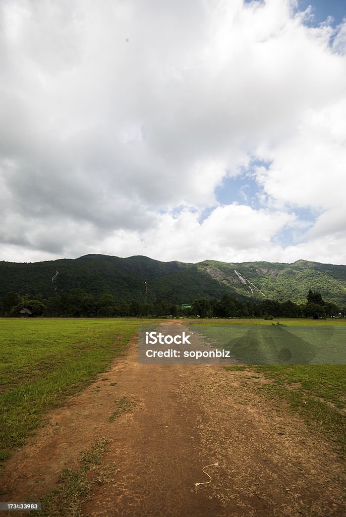 Paesaggio verde e cielo in montagna - Foto stock royalty-free di Ambientazione esterna