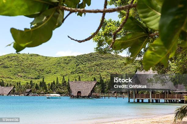 Paraíso Tropical Lujoso Bungalow Sobre El Agua Resort Foto de stock y más banco de imágenes de Nueva Caledonia