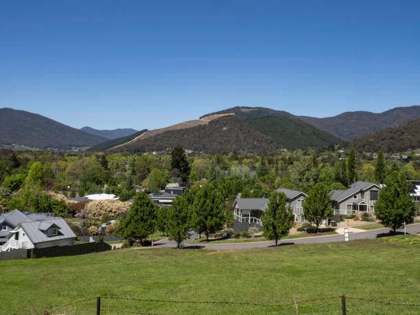 istock Valley neighborhood 1734457084