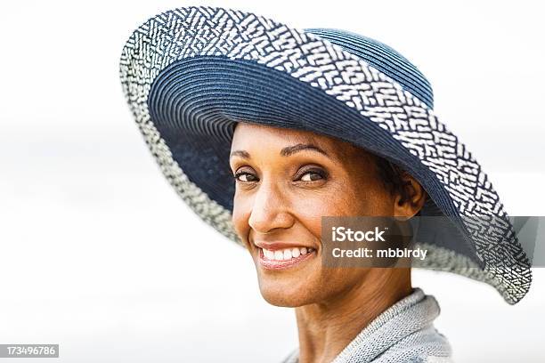 Photo libre de droit de Portrait De Femme Afroaméricaine Âgée banque d'images et plus d'images libres de droit de 50-54 ans - 50-54 ans, Adulte, Adulte d'âge mûr