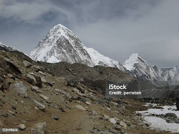 Krajobraz W Drodze Do Everest Baza Tabor - zdjęcia stockowe i więcej obrazów Azja - Azja, Bez ludzi, Deszcz
