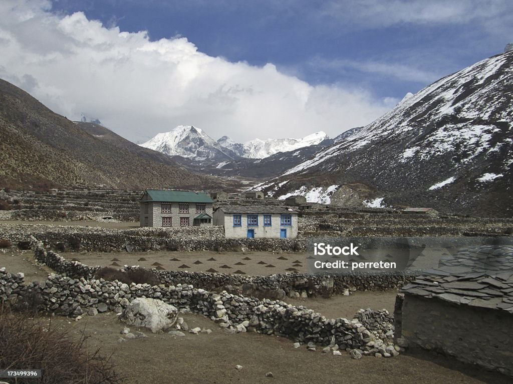 Vista desde Dingboche, Island Peak - Foto de stock de Aire libre libre de derechos