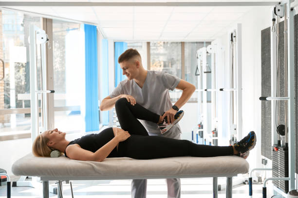 istock Young pregnant client at a comfortable manual therapy session 1735033827