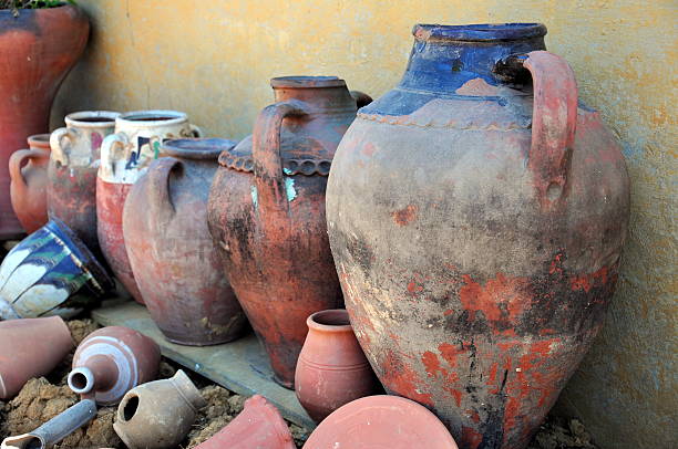 amphoras - greek revival style imagens e fotografias de stock