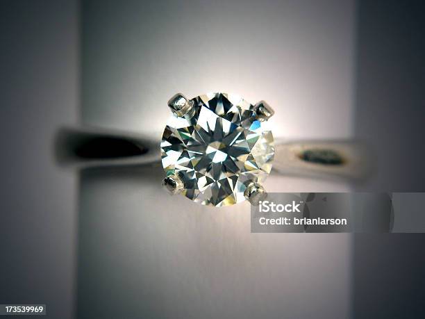 몰입유도 링형 02 반지에 대한 스톡 사진 및 기타 이미지 - 반지, 클로즈업, 결혼식